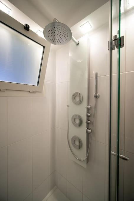 Fully Equipped Apartment Balcony Sleeps 7 Wifi Marsella Exterior foto